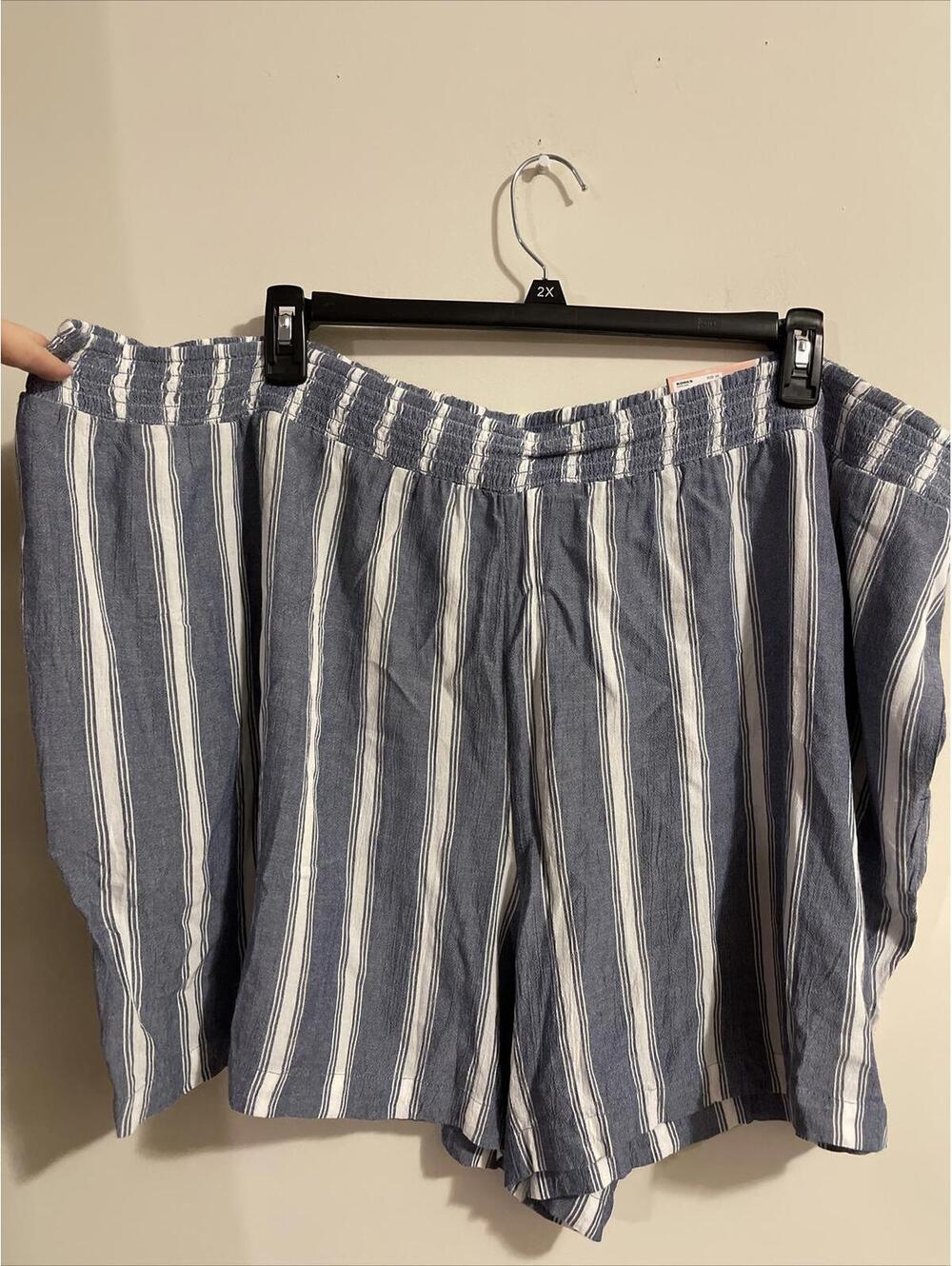 Evri Womens 3x Mid Rise Short Blue Striped Shorts NWT! A2013